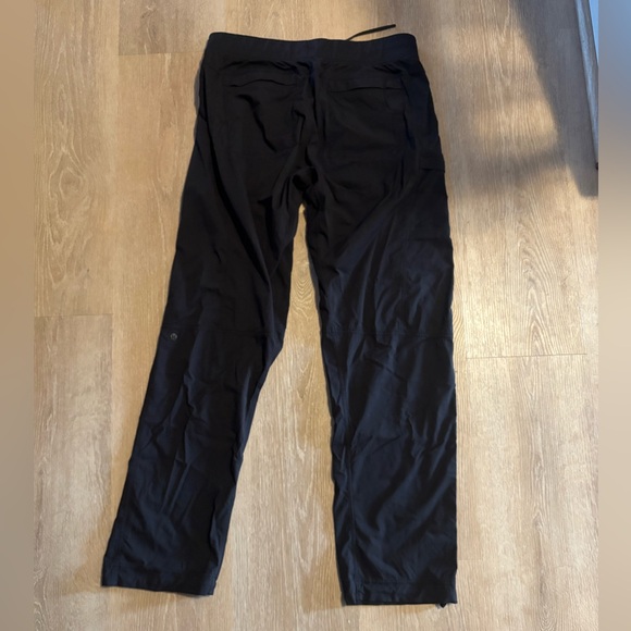 Men's lululemon xl athletic Black Pants - Picture 4 of 8